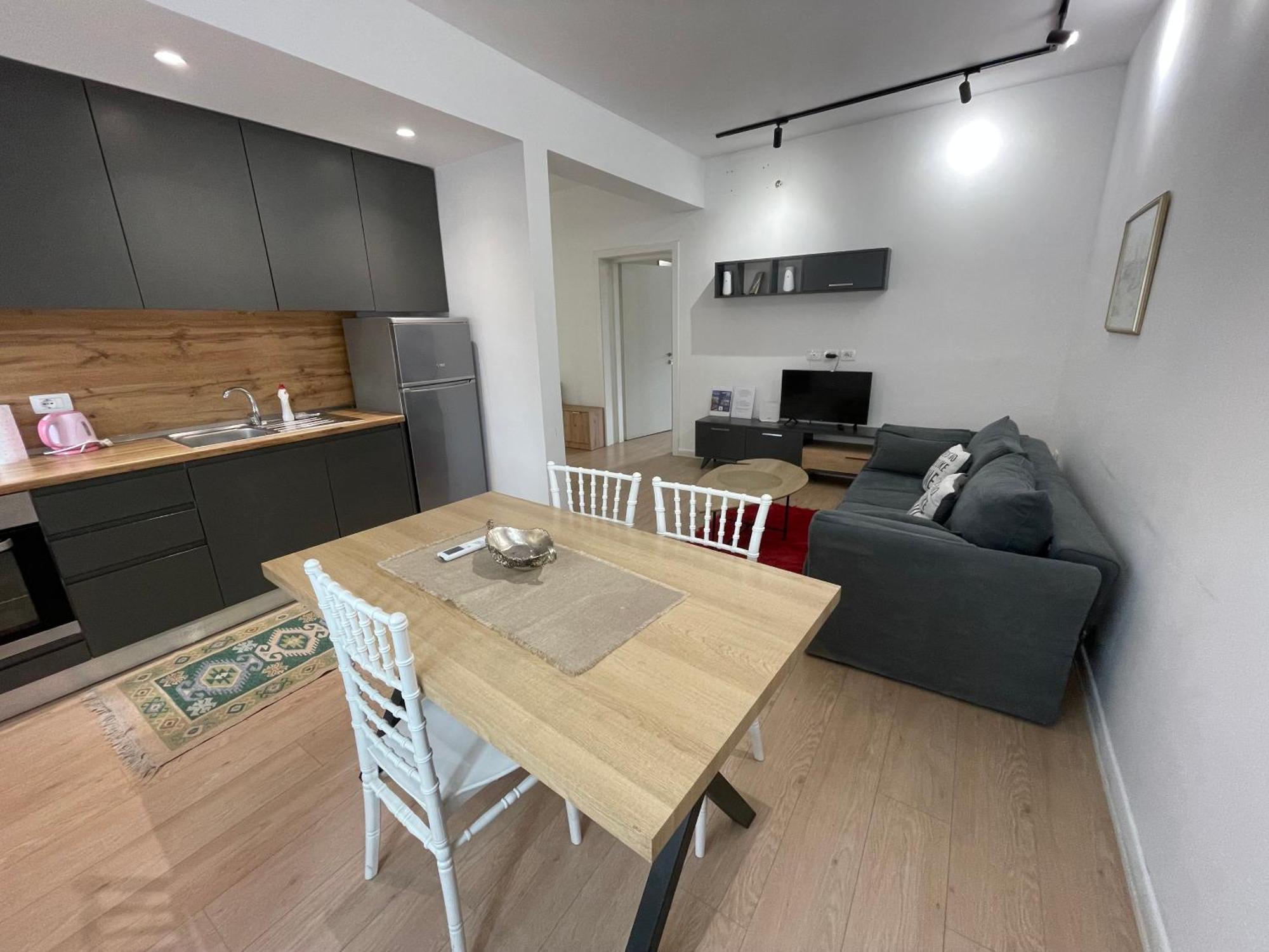 Downtown View Modern Apartment Tirana Bagian luar foto